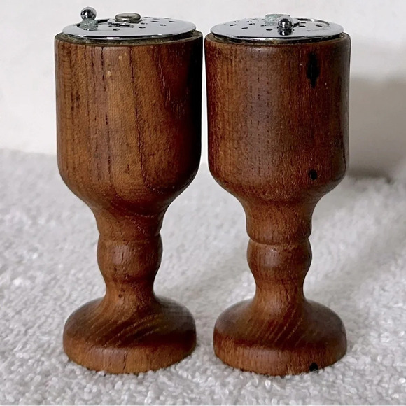 Vintage MCM Wood  Salt & Pepper Shakers - Picture 3 of 9